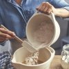 Emile Henry KITCHEN Ceramiczna Miska Kuchenna do Mieszania Ciasta 2,5 l / Kremowa